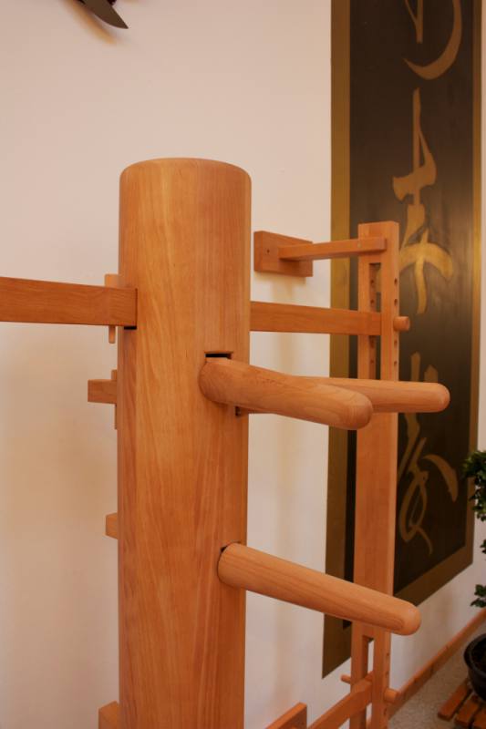 Wing Tsun Holzpuppe Wooden Dummy kaufen in TOP-Qualität